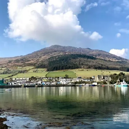 Granda's House - A From Near Holiday home *